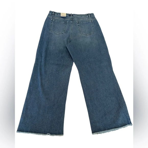 Style & Co. Wide Leg Crop Jeans Frayed Hem - Picture 2 of 9